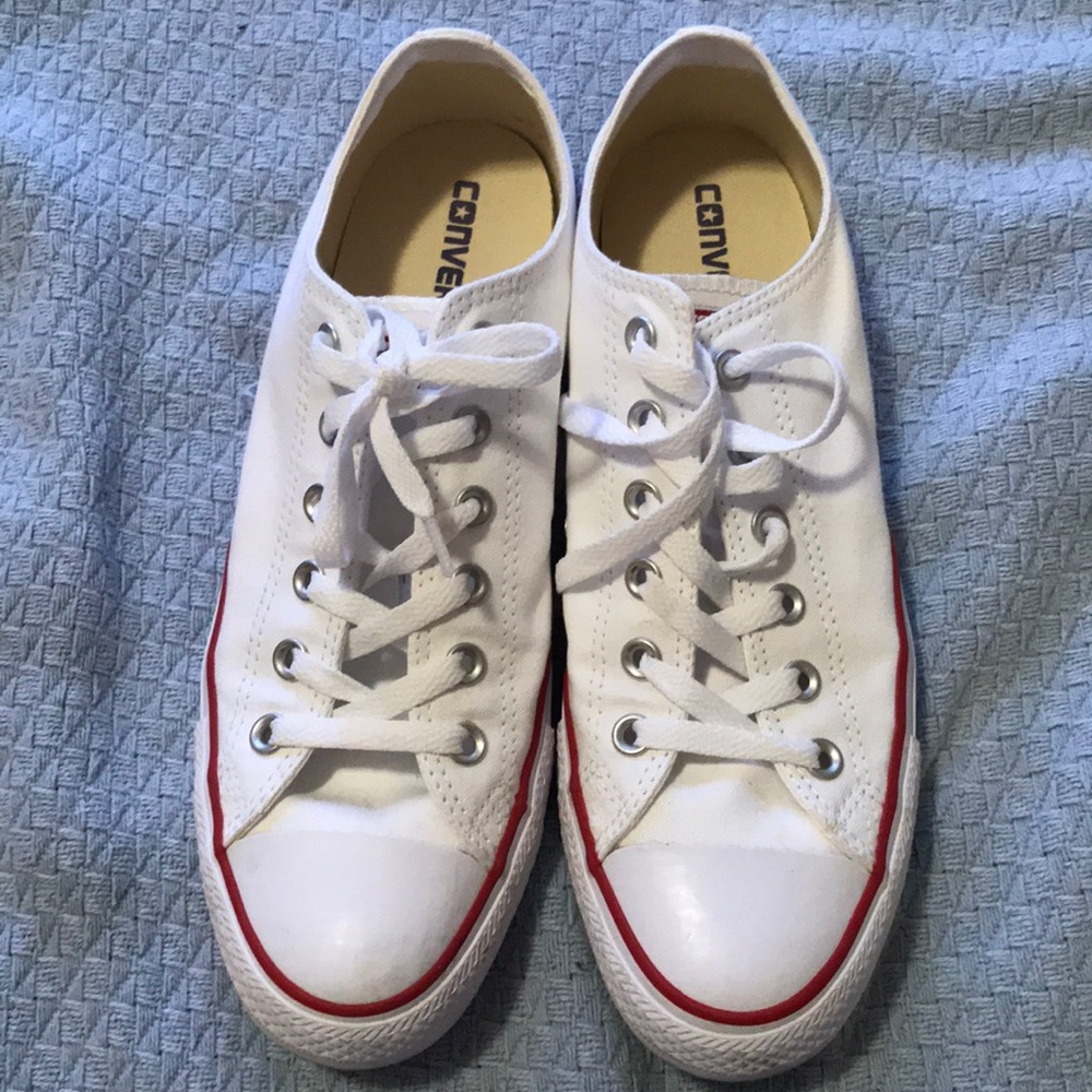 White converse All Star size 10 women/8 Men
